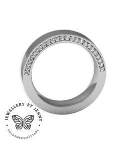 ring i vitguld med diamanter