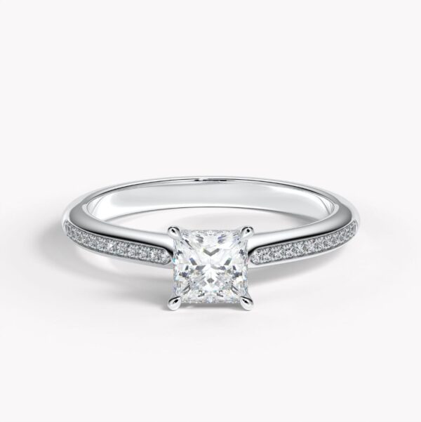 platina ring med prinsesslipad diamant