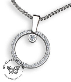 Vigselring runt halsen