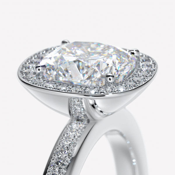 vacker haloring vitguld