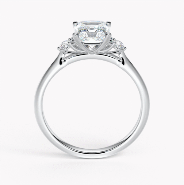 vacker ring prinsesslipad diamant