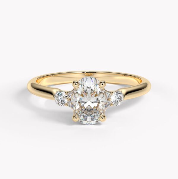 Ring med oval diamant