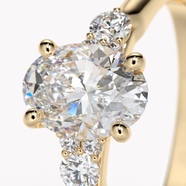 rödguldsring med diamanter