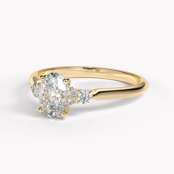 Oval Diamond ring